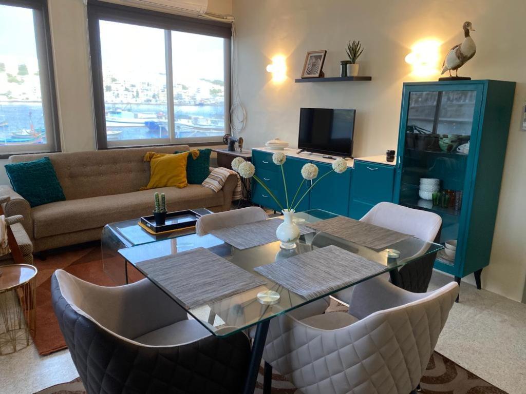 A Sea View Maisonette Right On The Waters Edge. Apartamento St. Paul's Bay Exterior foto